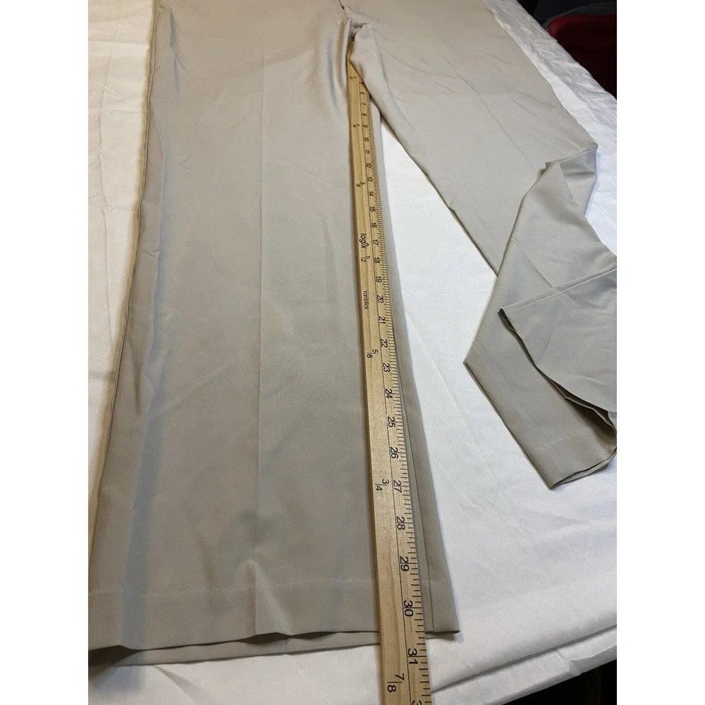Ben‎ Hogan Performance Golf Pants Mens 38x32 Khaki Tan Stretch Flat Front WT2943